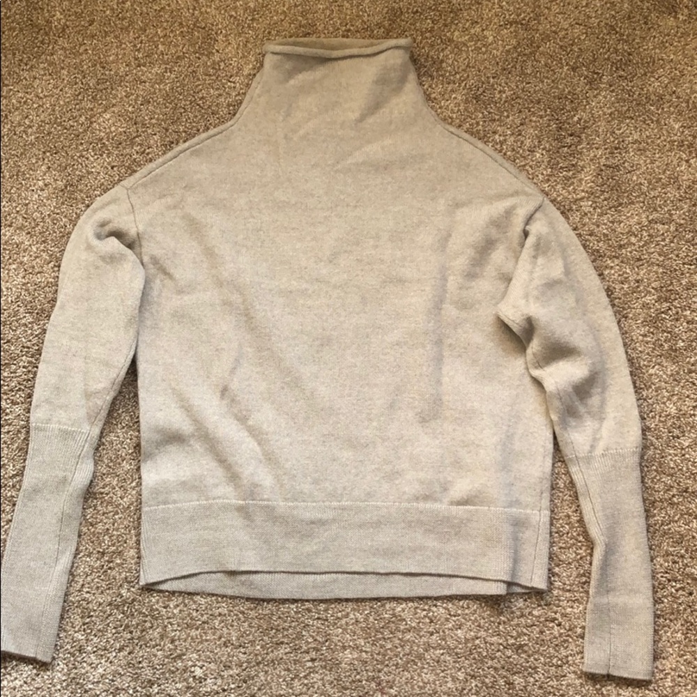 Aritzia Wilfred sweater